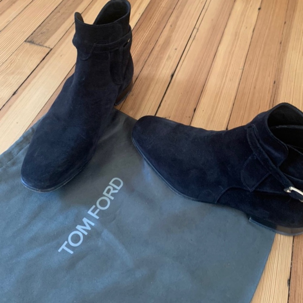 Tom Ford men’s black suede Chelsea boots!